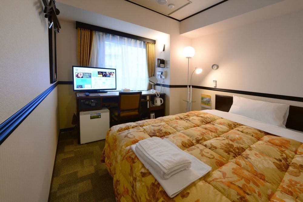 Toyoko Inn Maibara Eki Shinkansen Nishi Guchi Екстер'єр фото