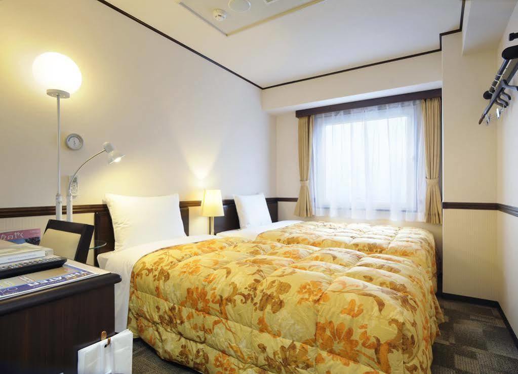 Toyoko Inn Maibara Eki Shinkansen Nishi Guchi Екстер'єр фото