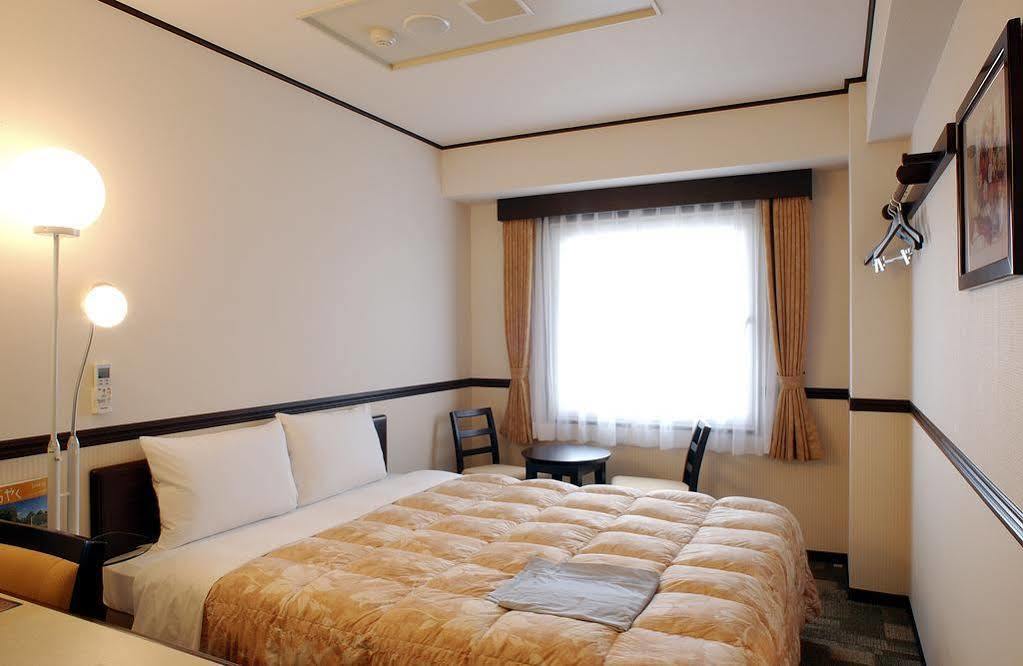 Toyoko Inn Maibara Eki Shinkansen Nishi Guchi Екстер'єр фото